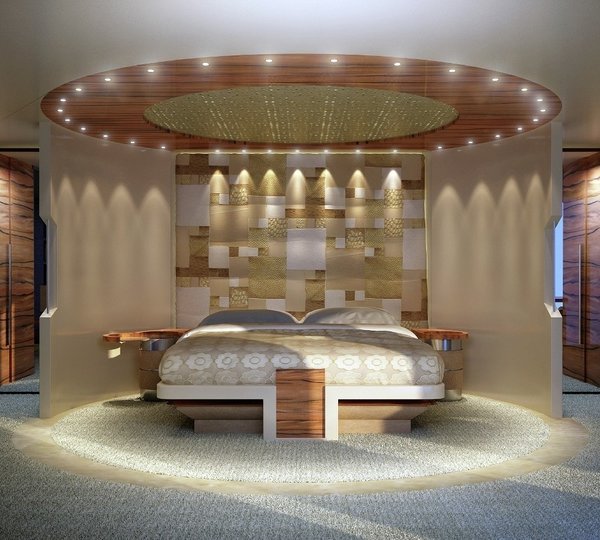 The 42m Yacht E &AMP; E