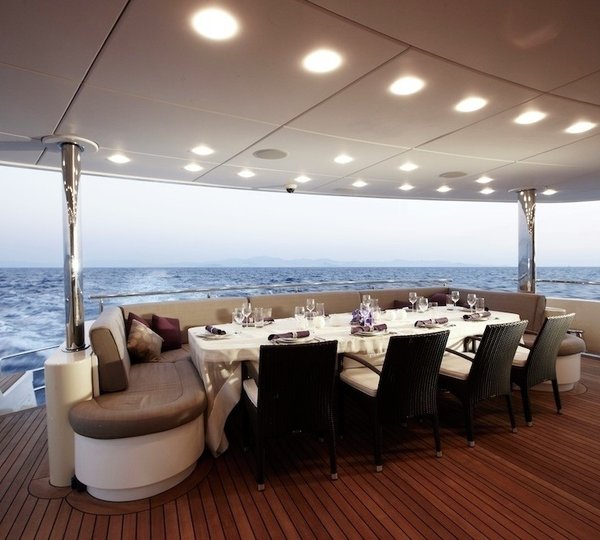 The 42m Yacht E &AMP; E