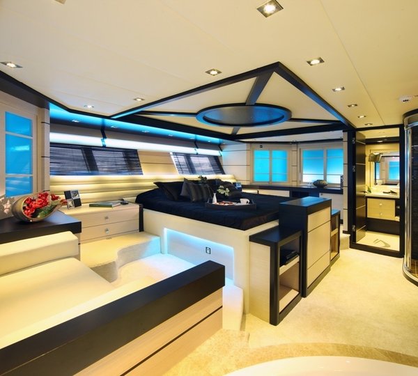 Profile: Yacht PERLA DEL MARE's Main Master Cabin Pictured