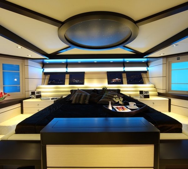 Main Master Cabin On Board Yacht PERLA DEL MARE
