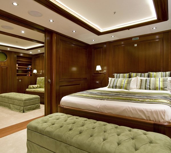 Guest's Cabin On Yacht CLEAR EYES