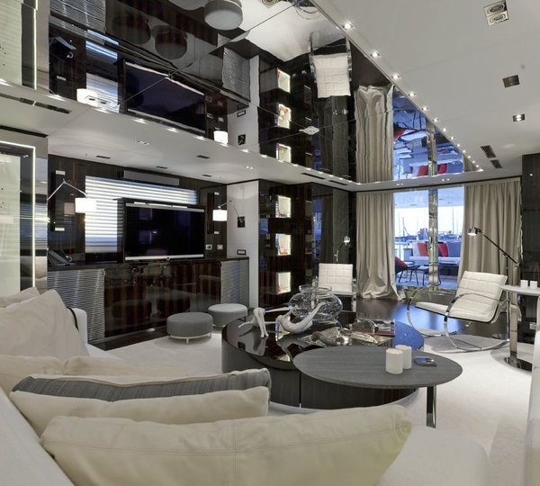 The 43m Yacht WHY WORRY