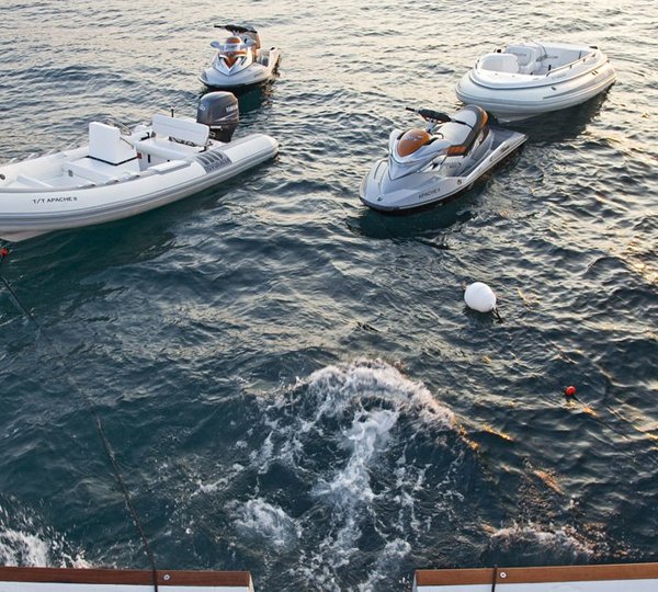 The 44m Yacht FAN TOO