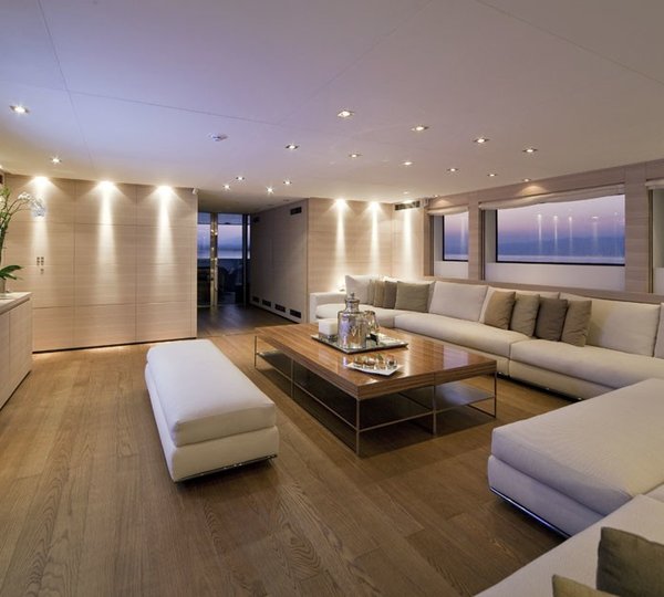 The 44m Yacht FAN TOO