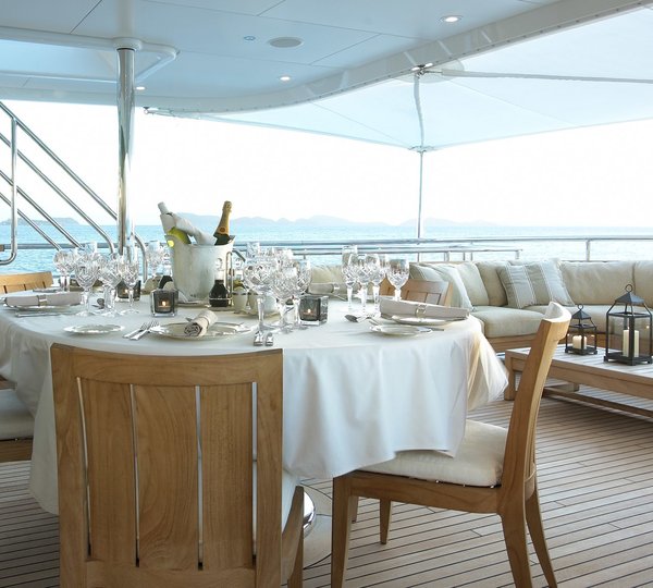 Deck Eating/dining On Board Yacht HARLE