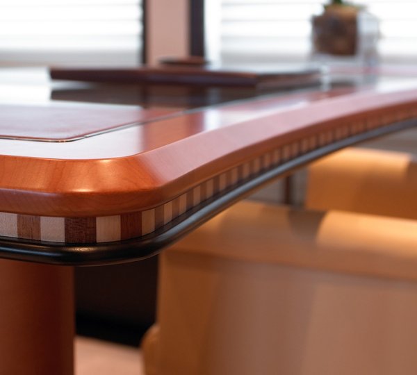 Close Up: Yacht HARLE's Study Captured