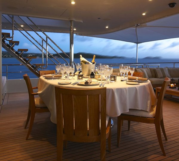 Bridgedeck Deck Eating/dining Aboard Yacht HARLE