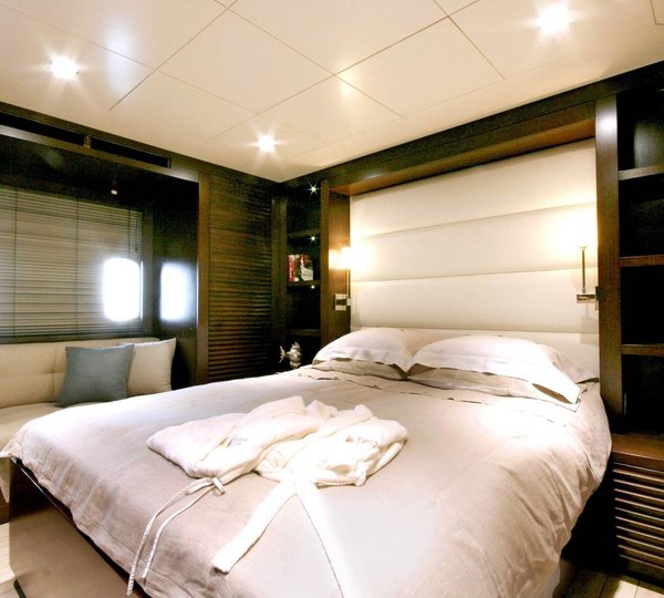 Berth: Yacht INFINITY's Main Master Cabin Image