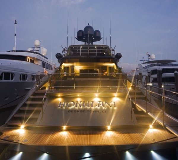 Evening: Yacht HOKULANI's Deck Image