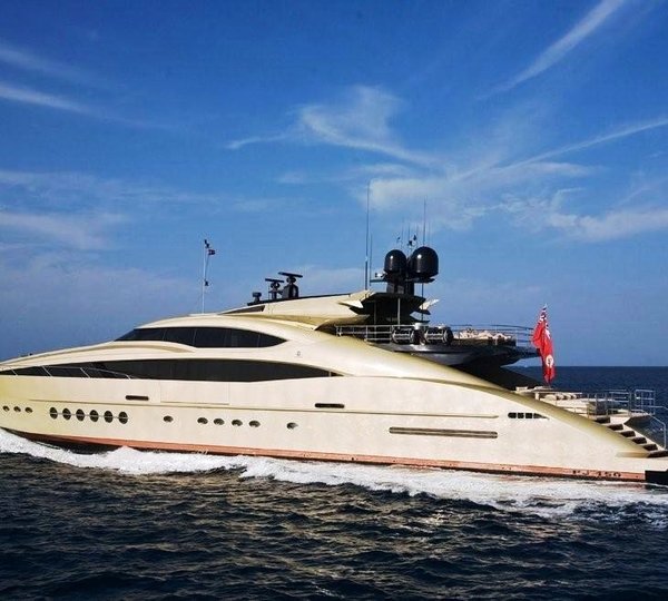 Profile Aspect On Board Yacht HOKULANI