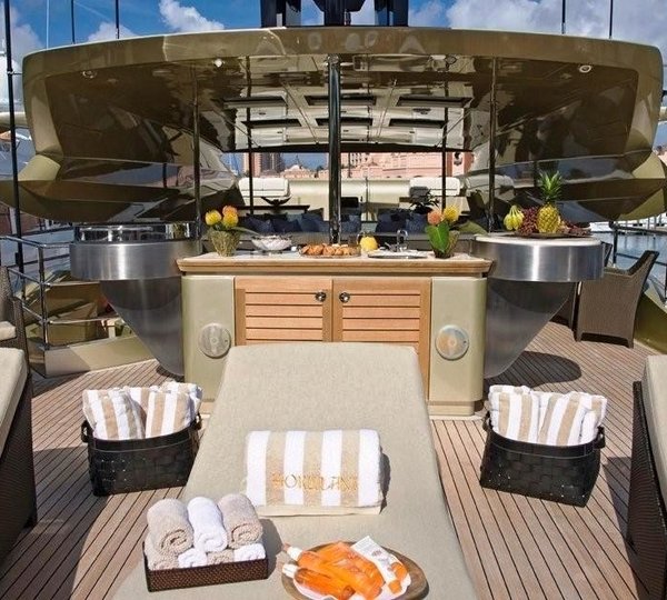External Drinks Bar On Board Yacht HOKULANI