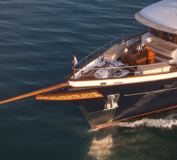 Ship's Bow: Yacht SYCARA IV's Cruising Image