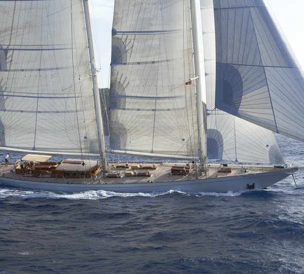 Sailing On Yacht WINDROSE OF AMSTERDAM