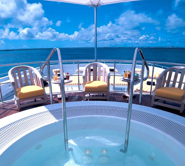 Life On Yacht AMANTI