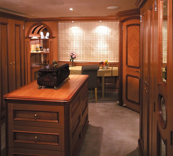 The 51m Yacht AMANTI