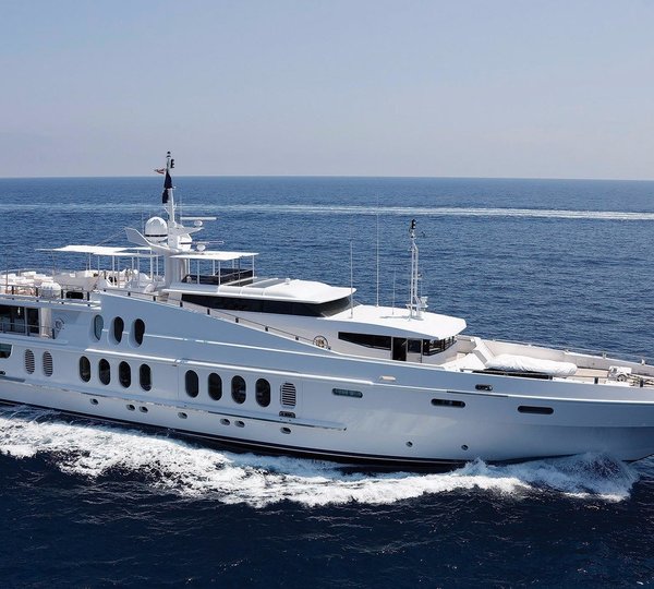 The 55m Yacht OCEANA