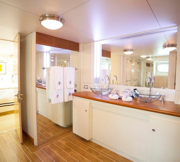 The 55m Yacht OCEANA