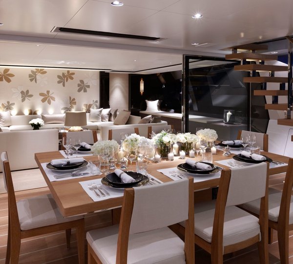Premier Cockpit Eating/dining On Yacht TWIZZLE