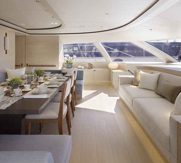 Sitting: Yacht TWIZZLE's Observance Lounging Image