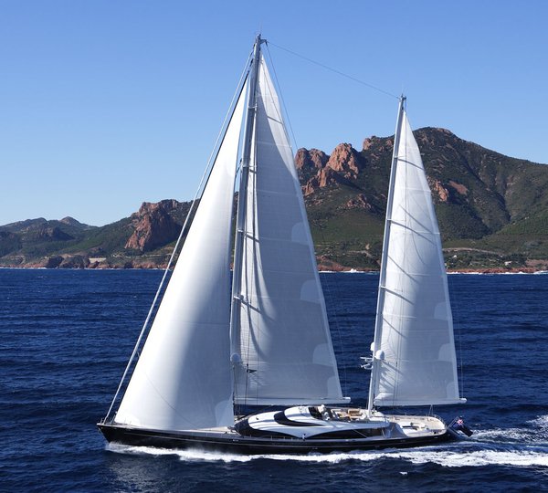 Overview Aboard Yacht TWIZZLE