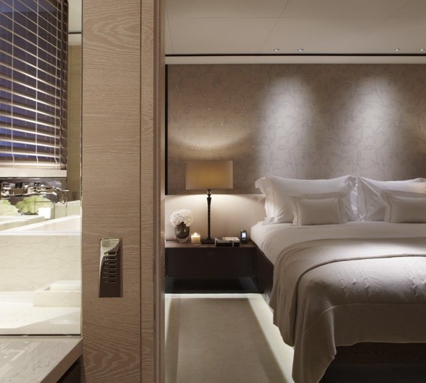 Double Sized Guest's Cabin Aboard Yacht TWIZZLE