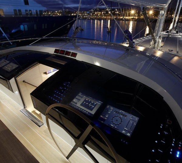 Evening: Yacht TWIZZLE's Bridgedeck Image