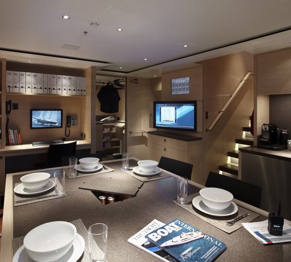 Eating/dining Saloon On Board Yacht TWIZZLE