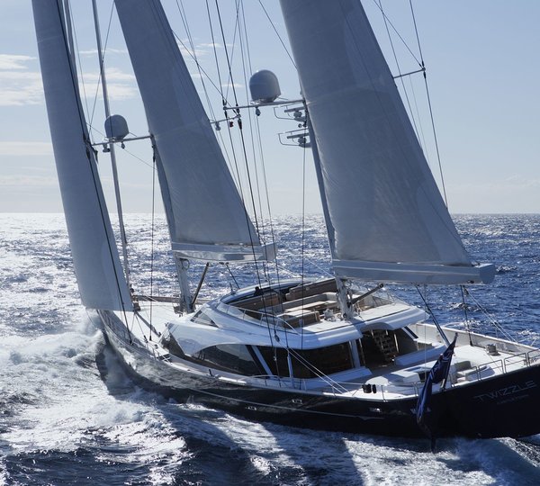 Cruising On Yacht TWIZZLE