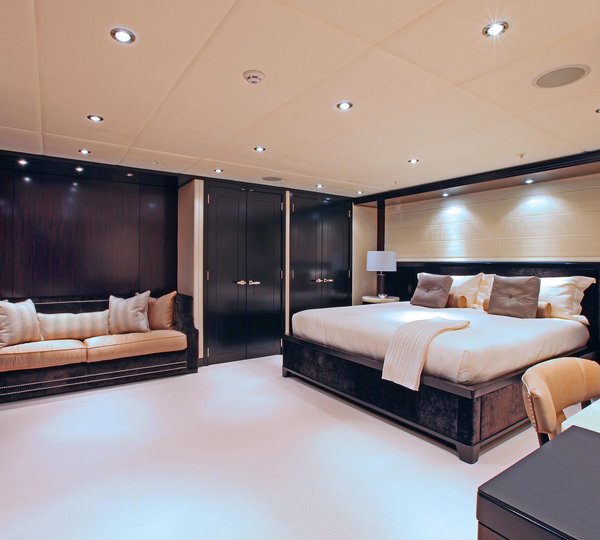 Aft: Yacht CARPE DIEM's VIP King Cabin Photograph