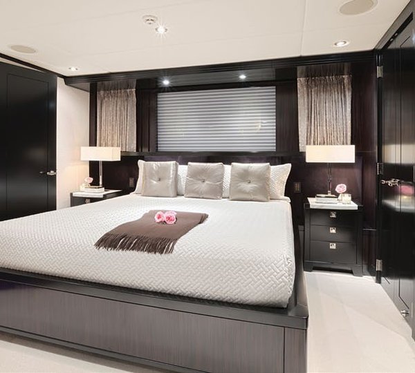 King Cabin Aboard Yacht CARPE DIEM