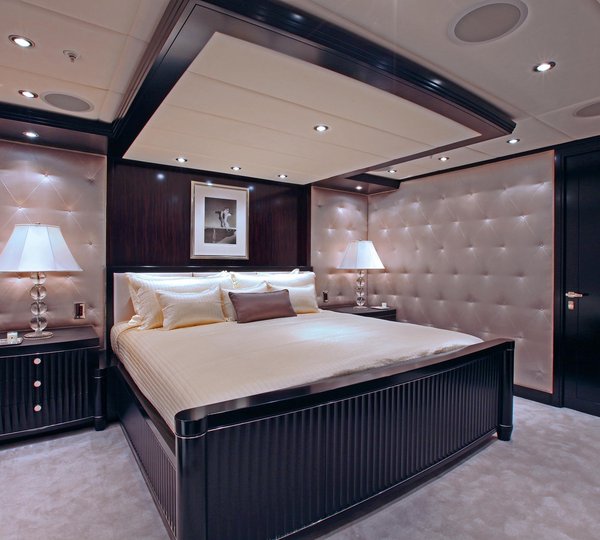 Berth: Yacht CARPE DIEM's Main Master Cabin Image