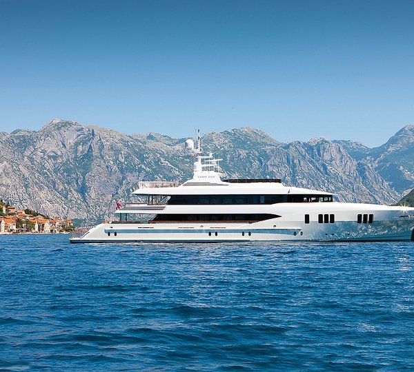 Premier Overview On Board Yacht CARPE DIEM