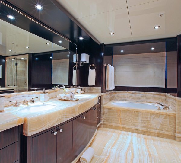 VIP Bath On Board Yacht CARPE DIEM