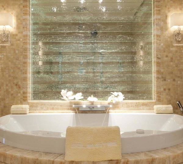 Main Master Bathroom On Yacht HUNTRESS