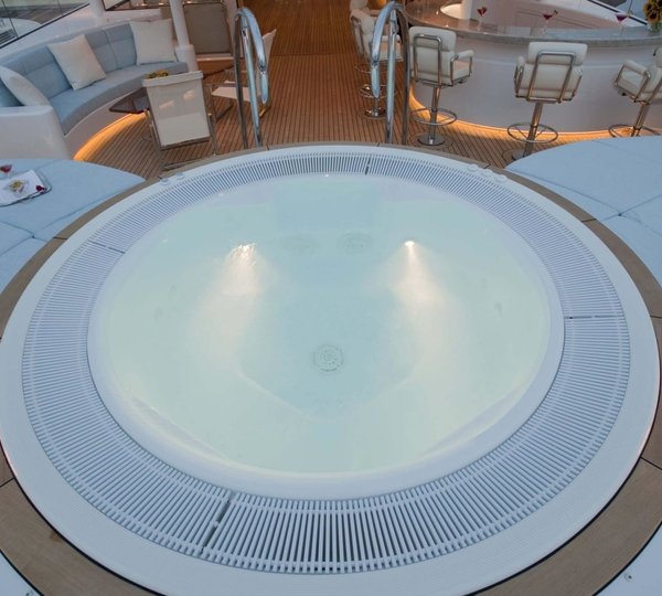 Evening: Yacht HUNTRESS's Jacuzzi Pool Image
