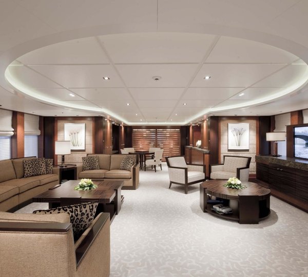 Premier Deck Saloon Viewing Aft On Board Yacht HUNTRESS