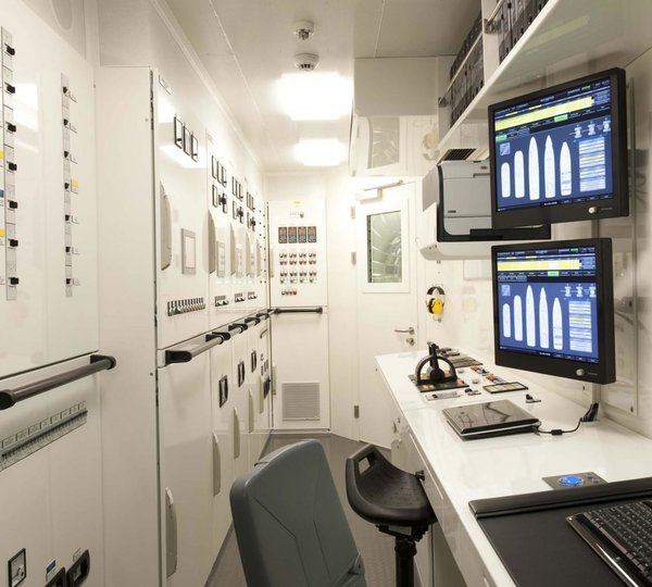 Control Area On Board Yacht HUNTRESS