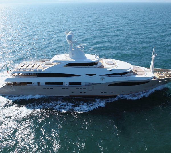 The 60m Yacht LIGHT HOLIC