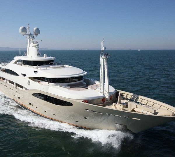The 60m Yacht LIGHT HOLIC