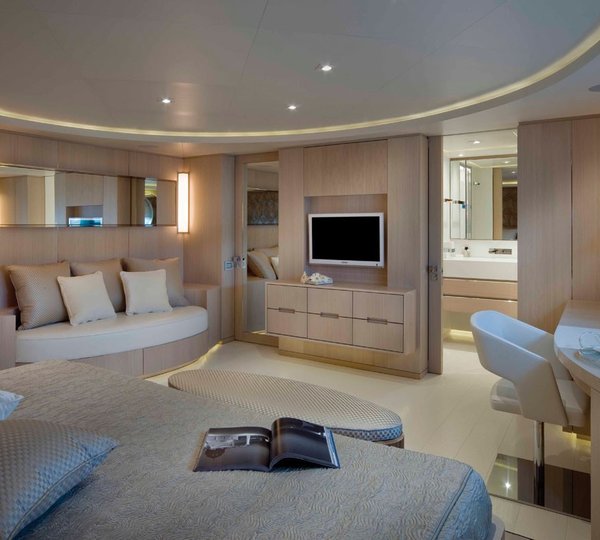 Screening: Yacht LIGHT HOLIC's Double Sized Cabin Image