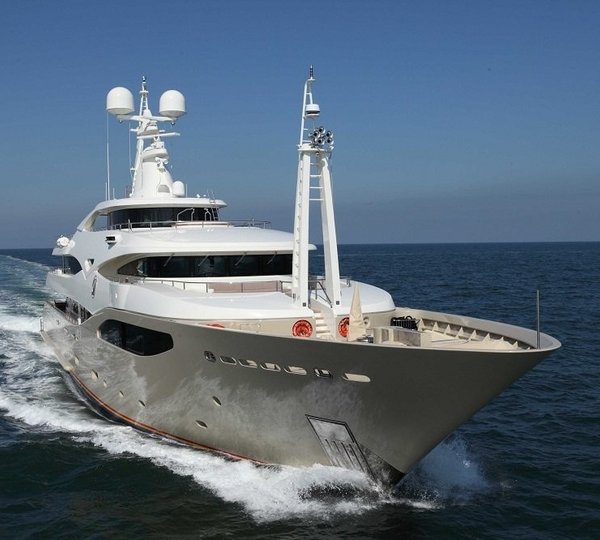 The 60m Yacht LIGHT HOLIC