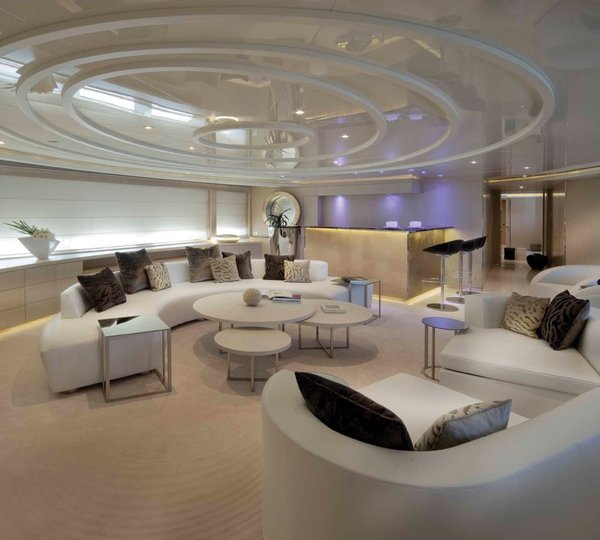 Profile Aspect: Yacht LIGHT HOLIC's Top Deck Lounging Pictured