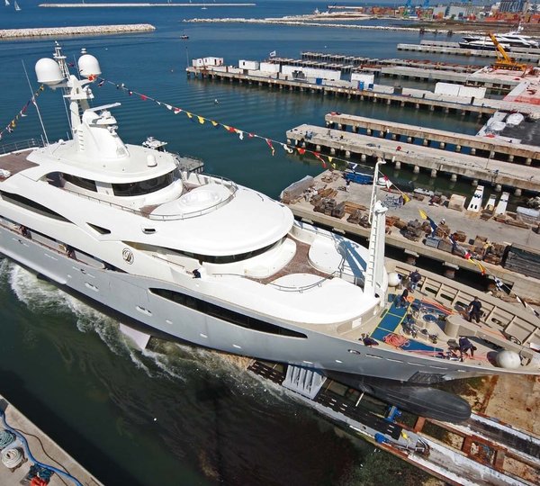The 60m Yacht LIGHT HOLIC