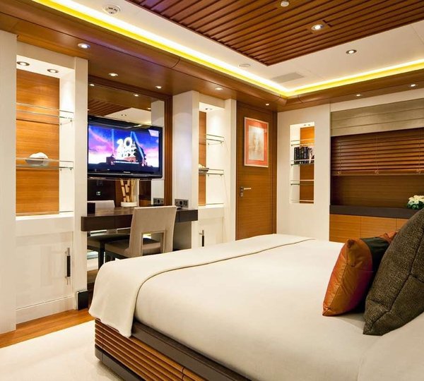 Guest's Cabin On Yacht MARY-JEAN II