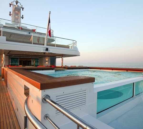 The 60m Yacht YOGI