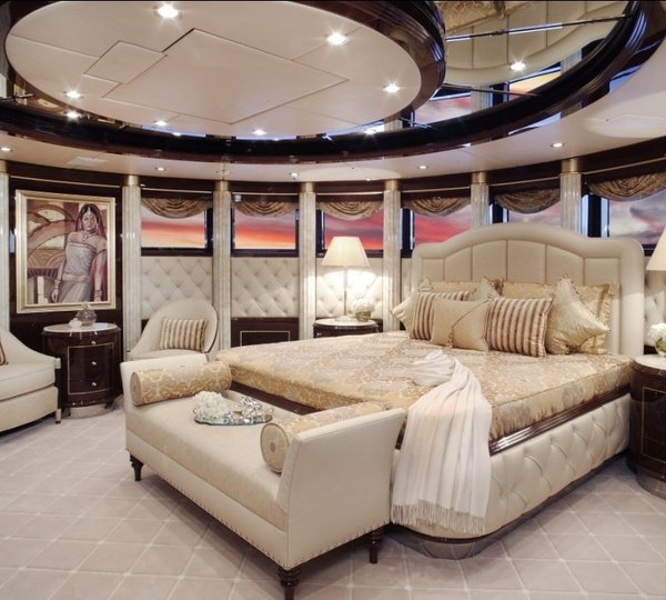Cabin Aboard Yacht DIAMONDS ARE FOREVER