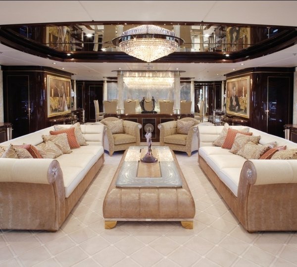 Profile: Yacht DIAMONDS ARE FOREVER's Lounging Captured