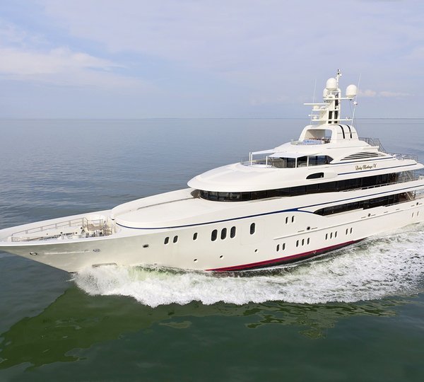 Profile Aspect: Yacht LADY KATHRYN V's Cruising Captured