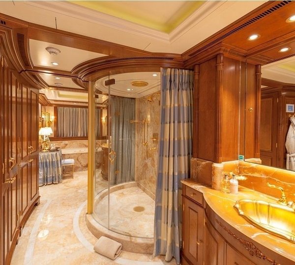 The 61m Yacht LADY KATHRYN V