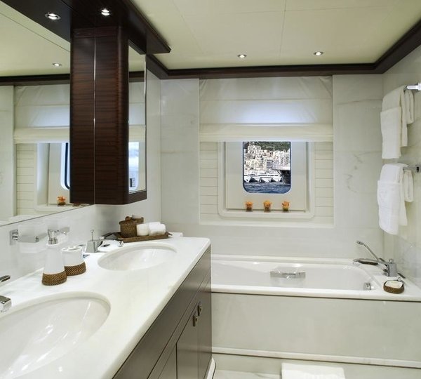 Guest's Bath On Board Yacht BATON ROUGE